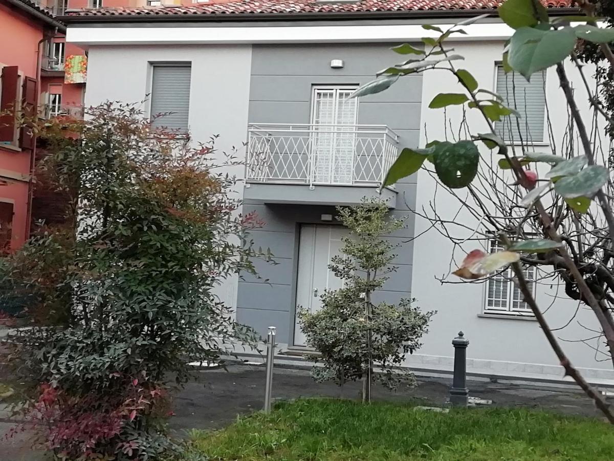 Grigio Perla Panigale, Villetta Con Giardino E Parcheggio Privato Fino A Tre Posti Auto - Un Oasi Di Tranqullita Болонья Екстер'єр фото