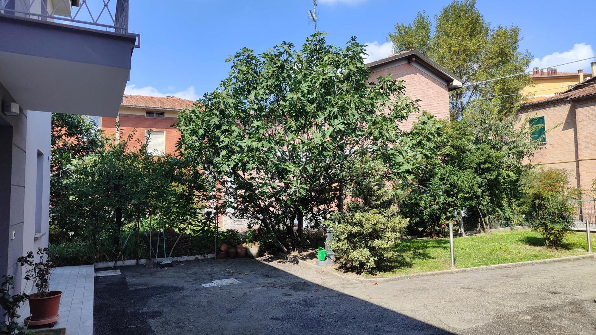Grigio Perla Panigale, Villetta Con Giardino E Parcheggio Privato Fino A Tre Posti Auto - Un Oasi Di Tranqullita Болонья Екстер'єр фото