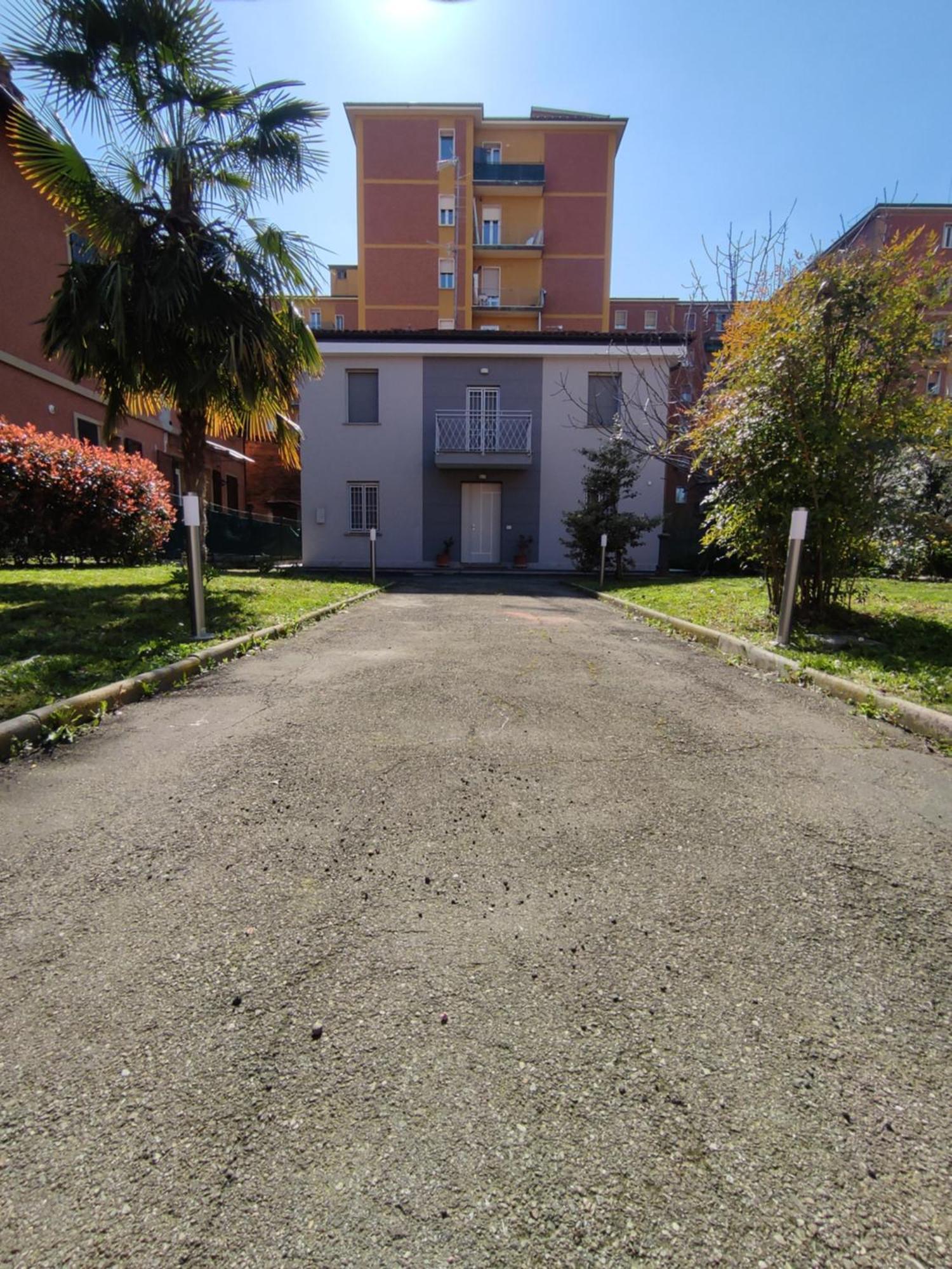 Grigio Perla Panigale, Villetta Con Giardino E Parcheggio Privato Fino A Tre Posti Auto - Un Oasi Di Tranqullita Болонья Екстер'єр фото