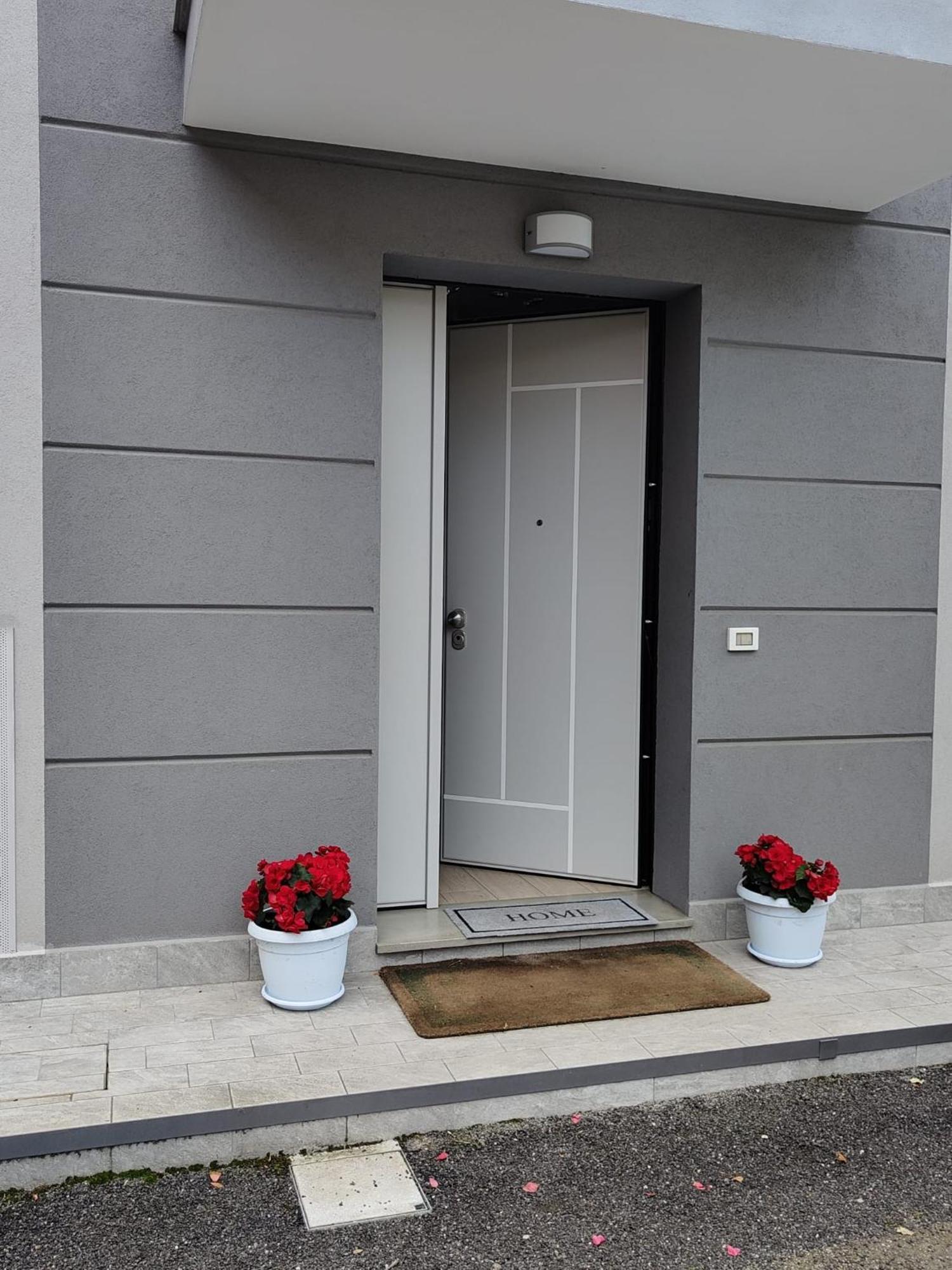 Grigio Perla Panigale, Villetta Con Giardino E Parcheggio Privato Fino A Tre Posti Auto - Un Oasi Di Tranqullita Болонья Екстер'єр фото